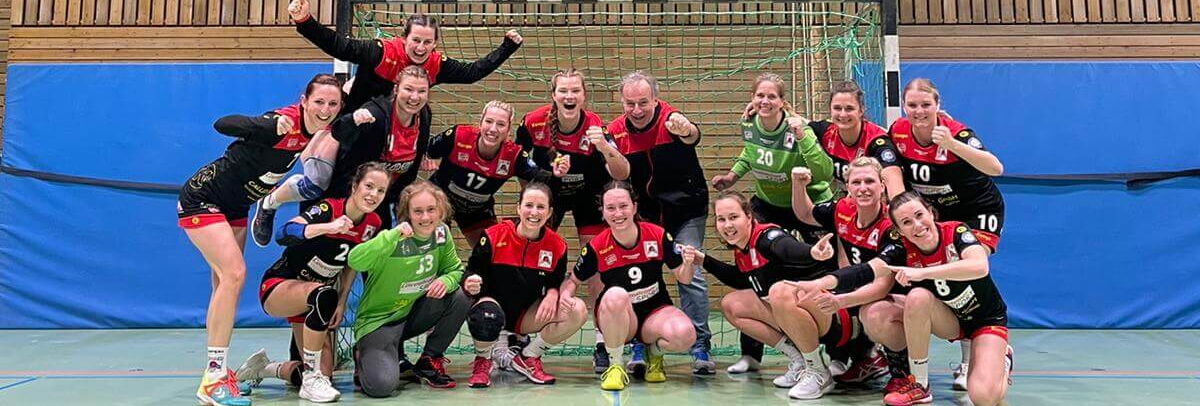 Jubel bei den Frauen 1 nach dem Sieg gegen Ludwigsburg